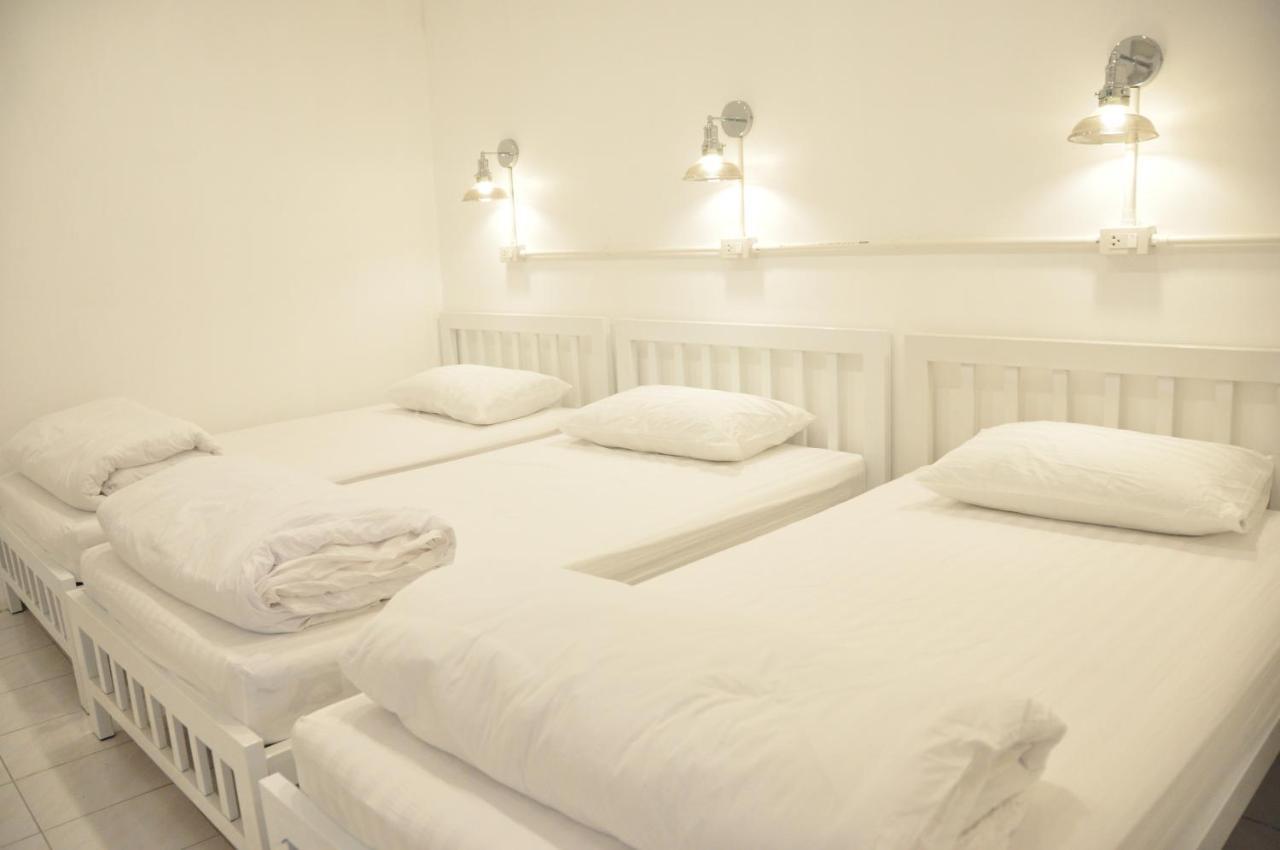 Zleepinezz Hostel Phra Nakhon Si Ayutthaya Exteriör bild