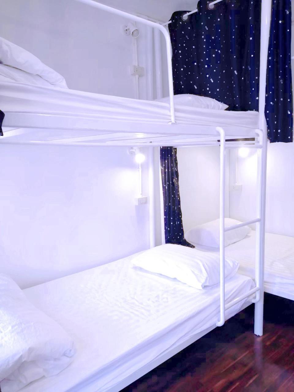 Zleepinezz Hostel Phra Nakhon Si Ayutthaya Exteriör bild