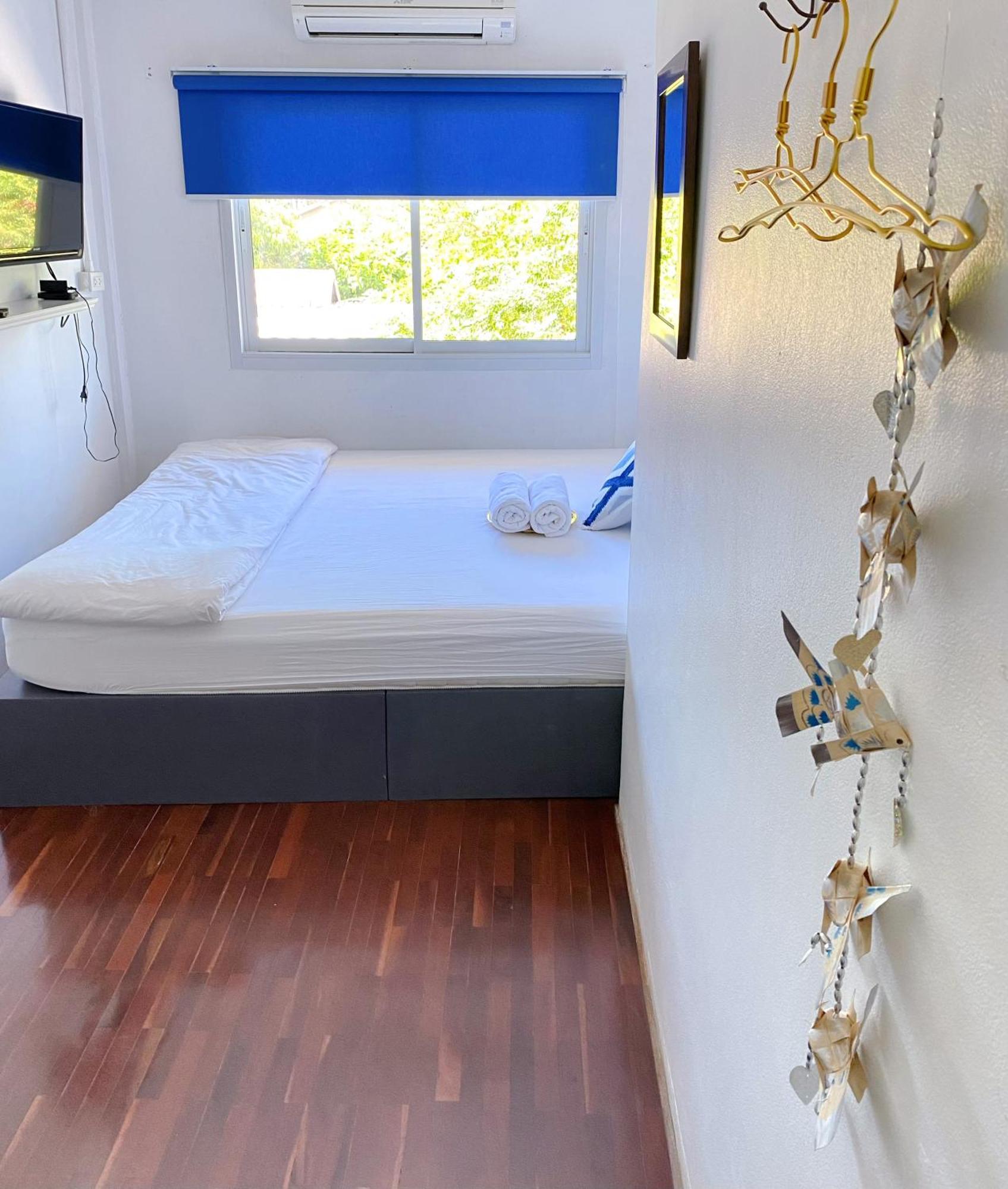 Zleepinezz Hostel Phra Nakhon Si Ayutthaya Exteriör bild