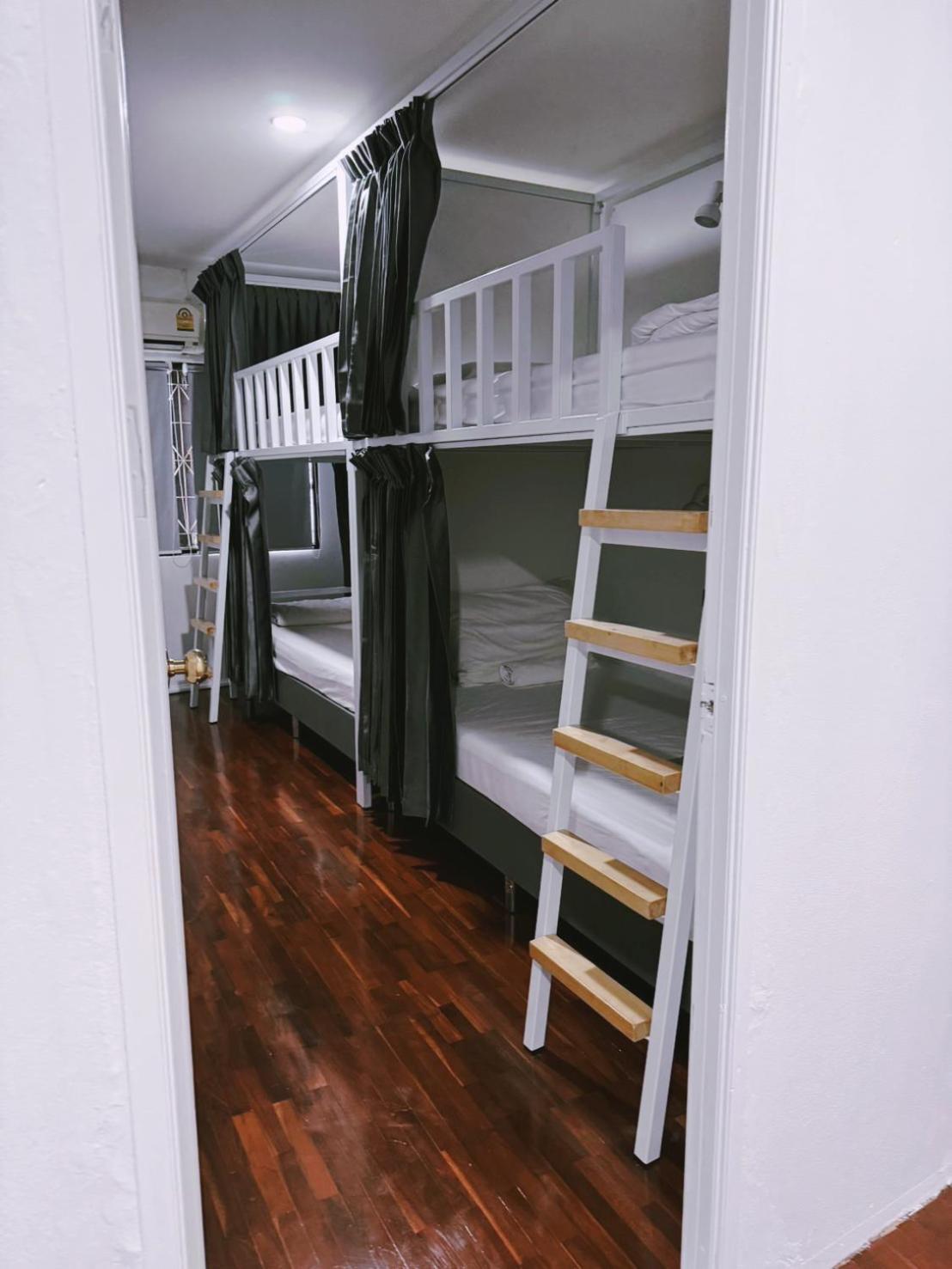 Zleepinezz Hostel Phra Nakhon Si Ayutthaya Exteriör bild