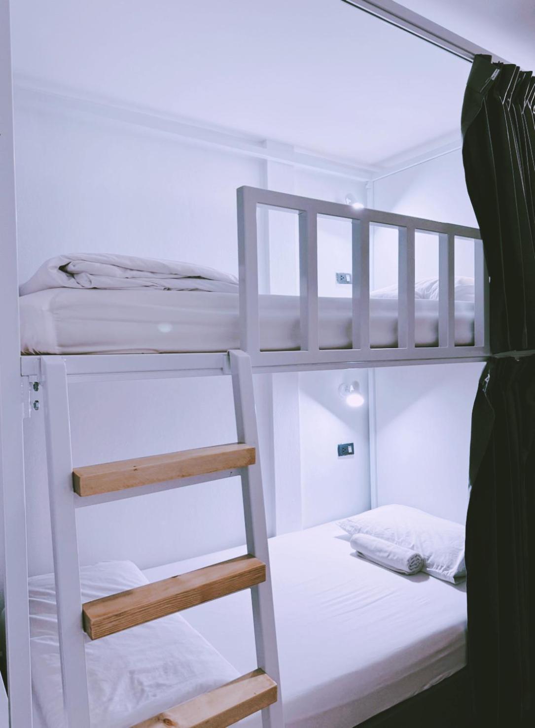 Zleepinezz Hostel Phra Nakhon Si Ayutthaya Exteriör bild