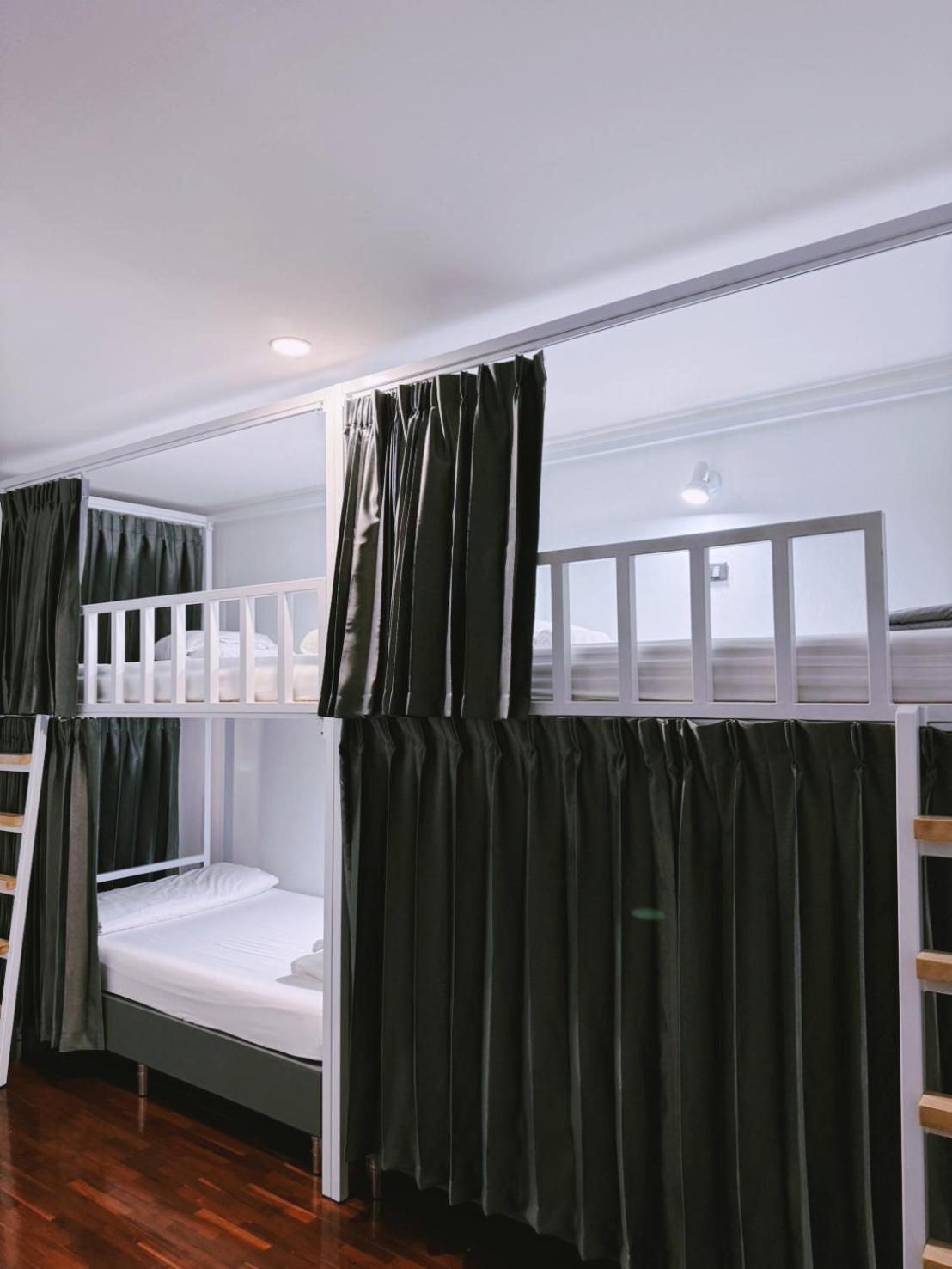 Zleepinezz Hostel Phra Nakhon Si Ayutthaya Exteriör bild