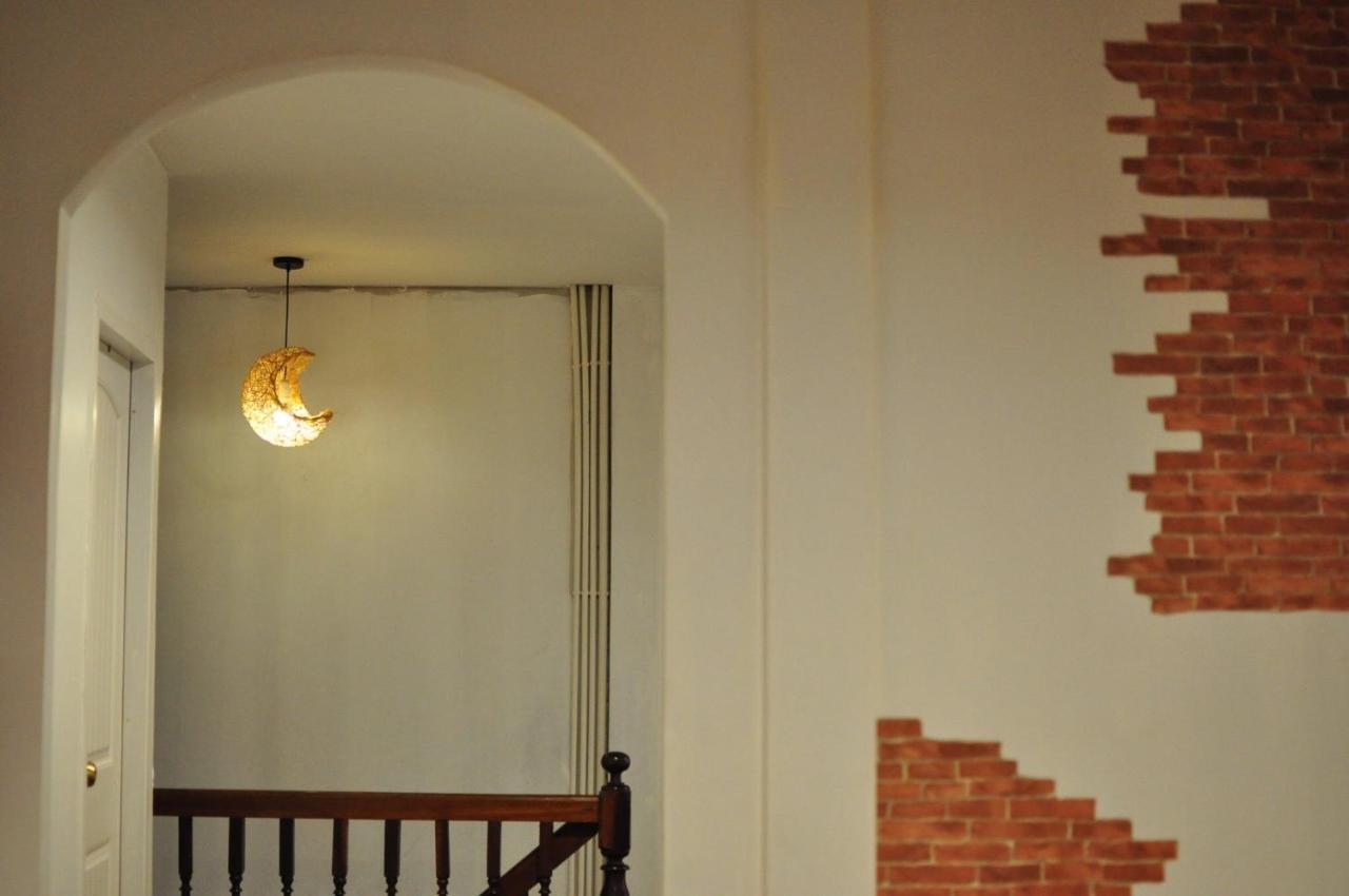 Zleepinezz Hostel Phra Nakhon Si Ayutthaya Exteriör bild